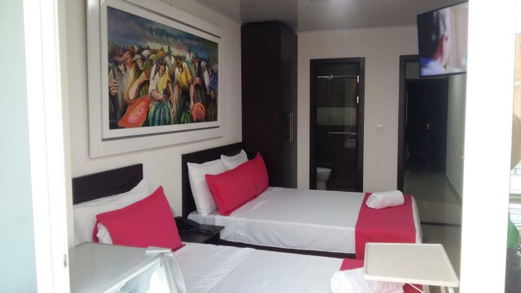 Hotel Giron Plaza Eksteriør billede