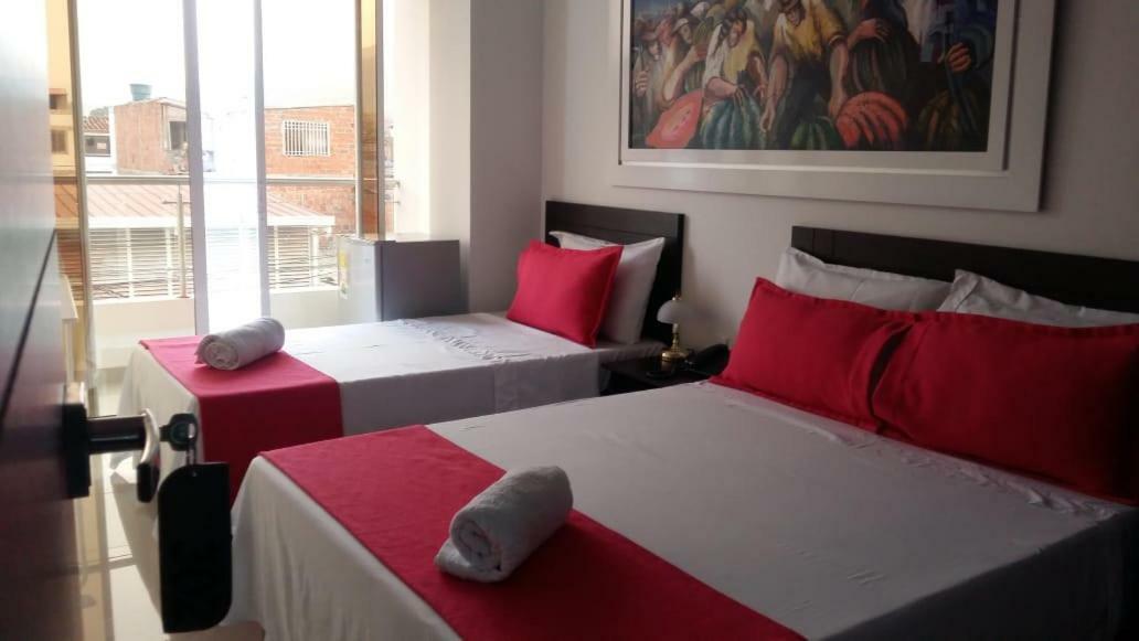 Hotel Giron Plaza Eksteriør billede
