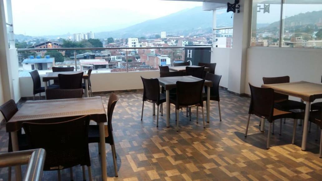 Hotel Giron Plaza Eksteriør billede